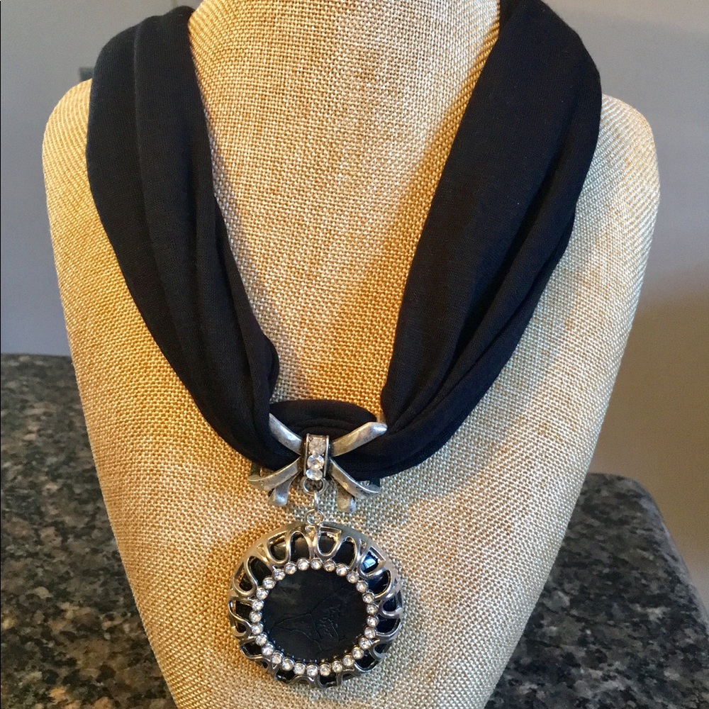 KALER collar color black New